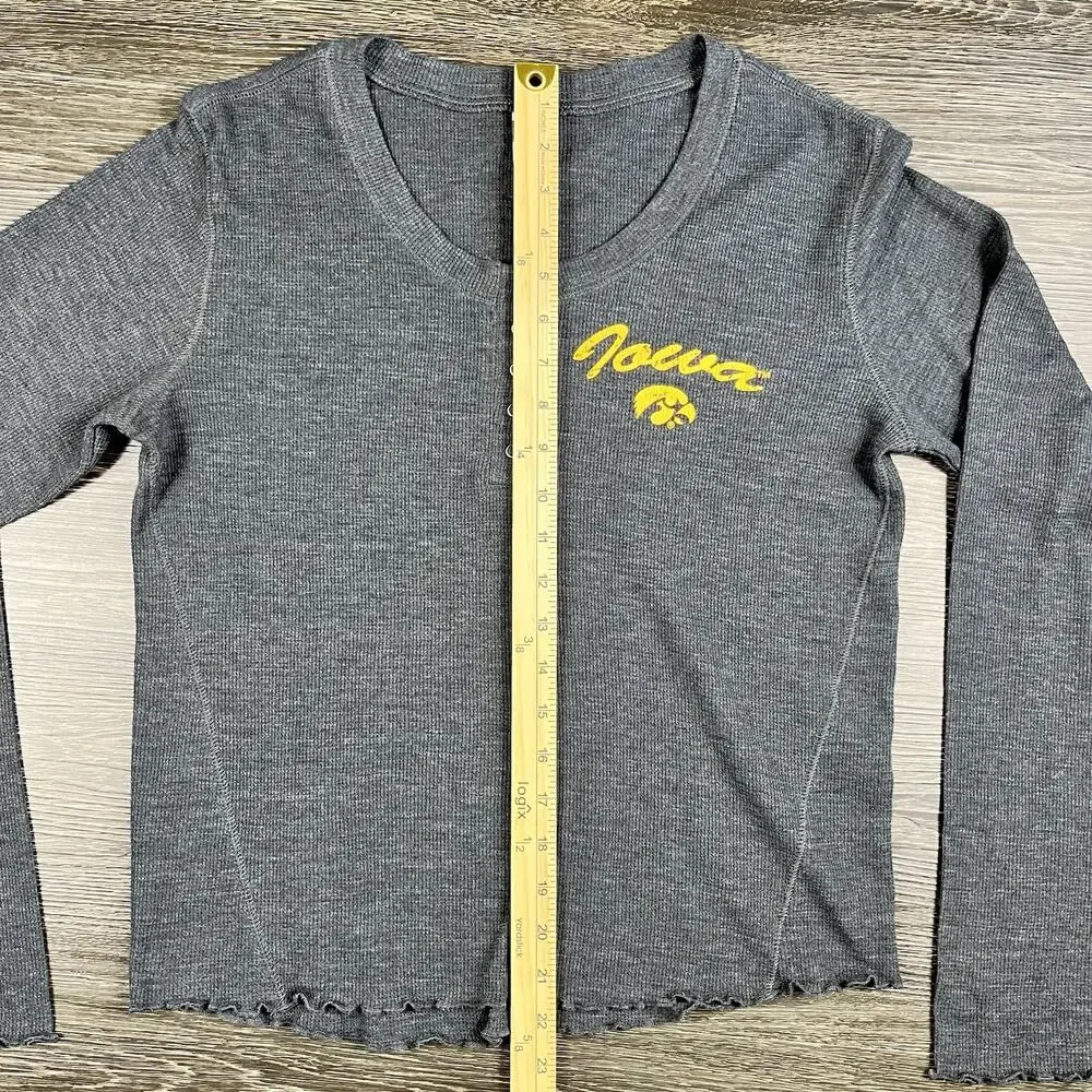Iowa Hawkeyes Womens Waffle Knit Snap Long Sleeve Henley Medium Gray Ruffle NWOT